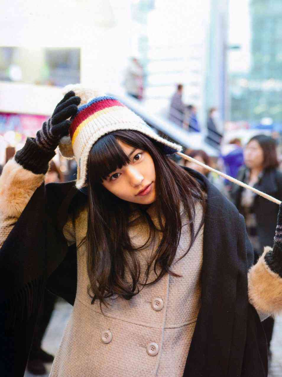 川口春奈の濃い目メイクに「別人みたい」の声