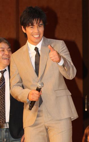 伊藤英明、結婚！8歳年下女性と「共に生きて行けると決心」