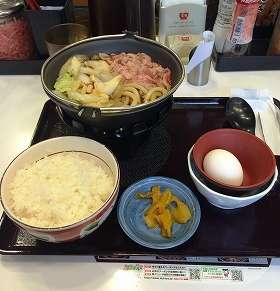 「鍋の乱」再び？すき家、騒動のきっかけになった「牛すき鍋定食」再開で従業員から不満の声