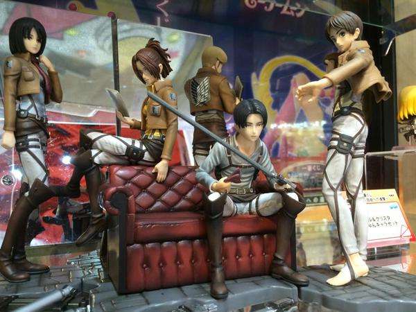 一番くじ『進撃の巨人』のリヴァイ兵長フィギュアの顔がヒドイｗｗｗ