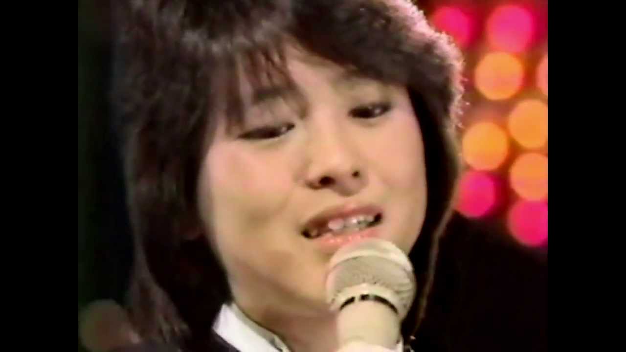 松田聖子　　瞳はダイアモンド - YouTube