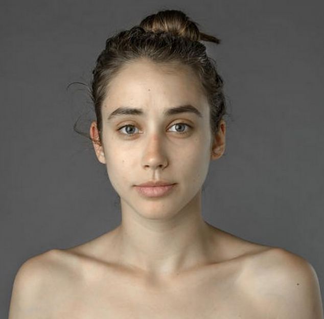 「完璧に美しい顔」とは？ 自分の顔写真を世界各地で「修正」してもらった女性が話題に