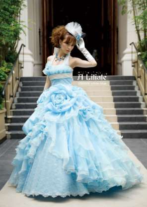 ドレスアップしてる有名人の画像を貼るトピ