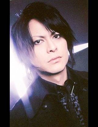 つり目の男性が好きな方！