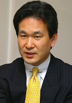 つり目の男性が好きな方！