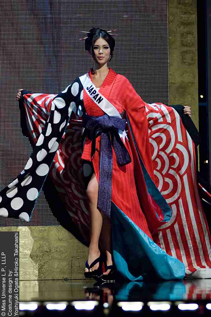 ミス・ユニバース日本代表、世界に挑む“甲冑姿”お披露目