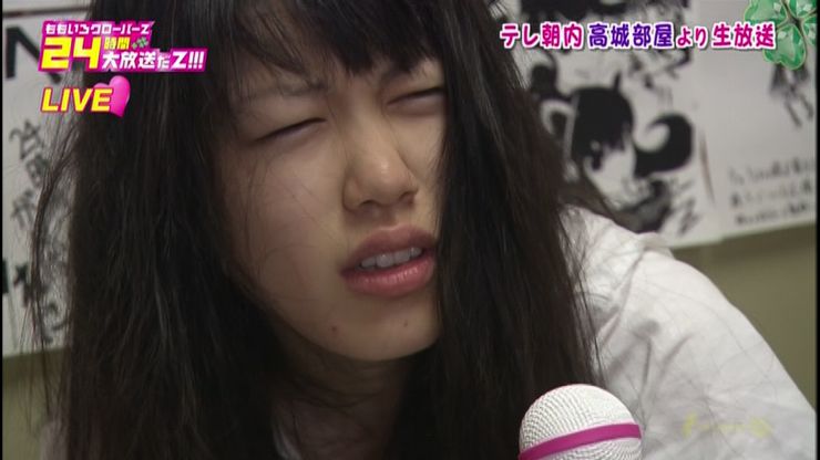 女の子の“寝起き姿”を集めた写真集『寝起き女子』が話題