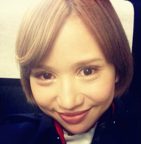 水沢アリー、ショートヘアー＆ダークカラーで大胆イメチェン！「滝クリみたい！」と驚きの声も