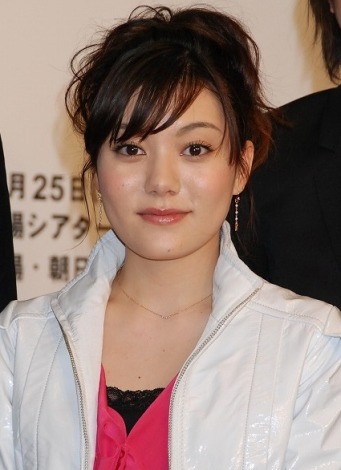 橋本愛の劣化がヤバイ「ハイキングウォーキングのQ太郎みたい」との声も
