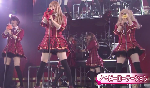 GACKTが披露したAKB48コスプレが本家メンバーよりも可愛いとツイッターで話題に