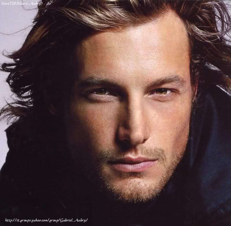 つり目の男性が好きな方！