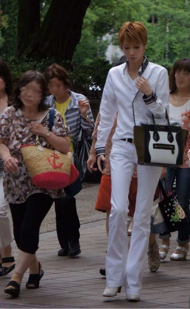 宝塚にハマって腐女子を卒業する女性続出「BL（ボーイズラブ）より百合（※女性同士の恋愛）です」