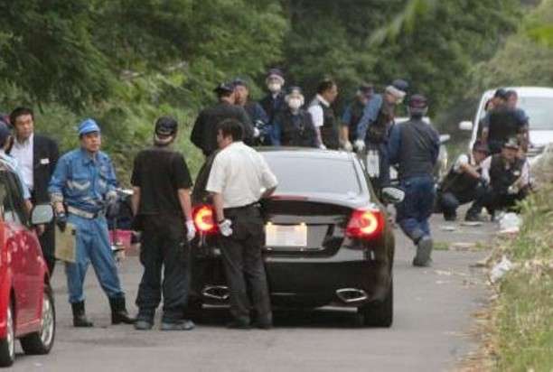 運転中にLINEを操作していた女性、対向車と正面衝突 → 対向車に乗っていた4人死傷
