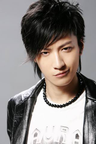 つり目の男性が好きな方！