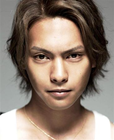 つり目の男性が好きな方！