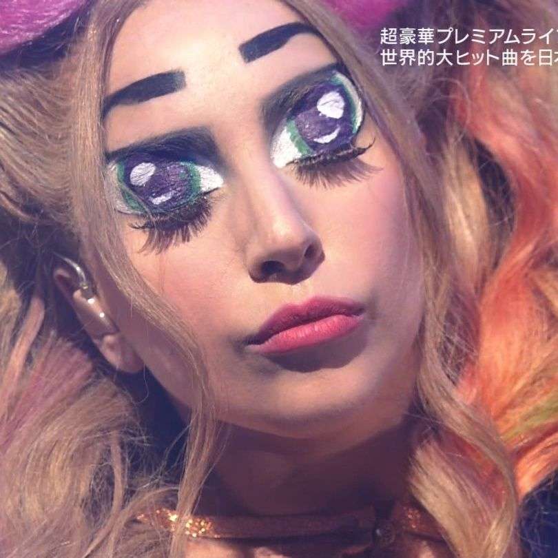 まるで魔法！ 化粧でまったくの別人になっている女性8選