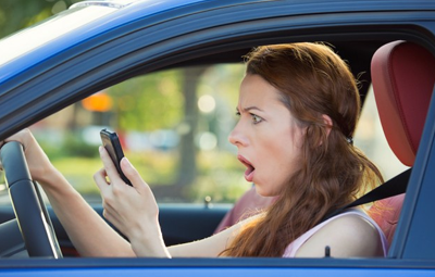 運転中にlineを操作していた女性 対向車と正面衝突 対向車に乗っていた4人死傷 ガールズちゃんねる Girls Channel