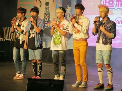 ダサいファッションを貼るトピ