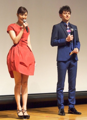 ドレスアップしてる有名人の画像を貼るトピ