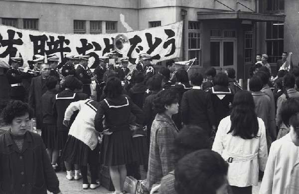 年齢がバレる発言をしてください。