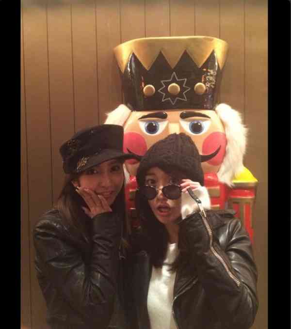 大島優子＆板野友美、バッタリ遭遇で偶然双子コーデ　「2人可愛い」とファン歓喜 - モデルプレス