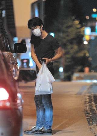 好きな芸能人が結婚(交際宣言)しても応援できますか?