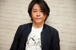 小栗旬、愛娘とのプライベートショット公開 理想の父親像も明かす