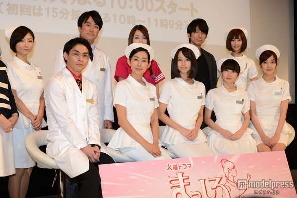 堀北真希ら美女が純白ナース姿で集結「柳楽優弥がオアシスのような現場」 - モデルプレス