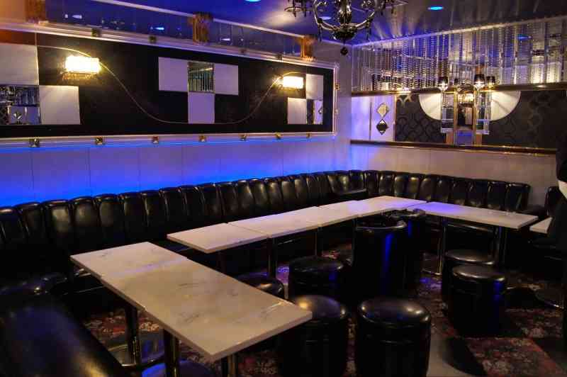 【京都】「お前何考えてんねん」社長の客の酒を断ったホスト、同僚にリンチされ骨折