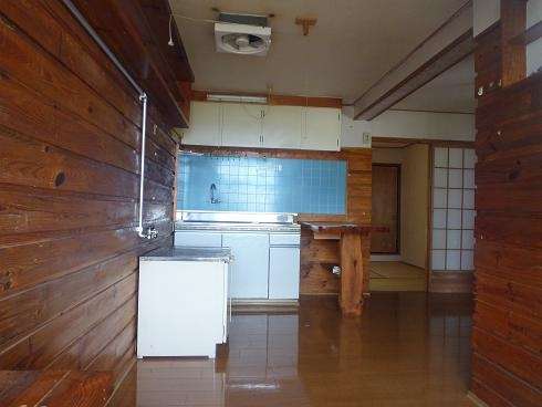 素人夫婦2人で作っちゃった！鉄筋コンクリ5階建ての「沢田マンション」は前代未聞の手作りマンションだ！