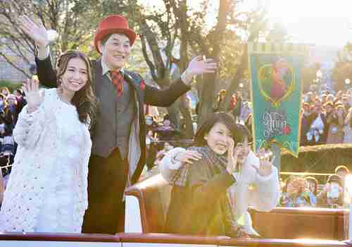 紅白出場「May J.」が盗作？「ゴースト作詞」の代金を求める「街宣車」の男