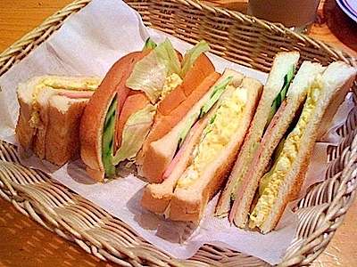 休日の昼ごはんはなんですか？