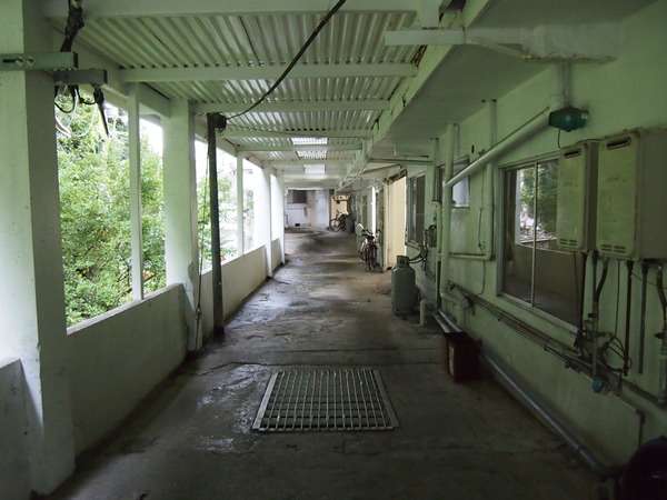 素人夫婦2人で作っちゃった！鉄筋コンクリ5階建ての「沢田マンション」は前代未聞の手作りマンションだ！