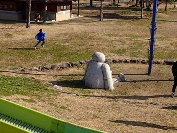 公園に今流行りのベイマックスがいるとTwitterで話題にｗｗｗ