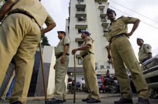 【インド】車で拉致した少女を警官が警察署内でレイプか？