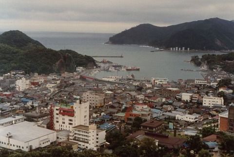 靖国神社で火災　放火したとみられる男の身柄確保、事情聴く