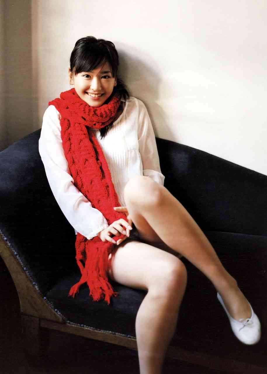 冬服姿の女性有名人画像