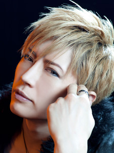 急げ、GACKTの2015年カレンダーが無料！あまりにシュールと話題に