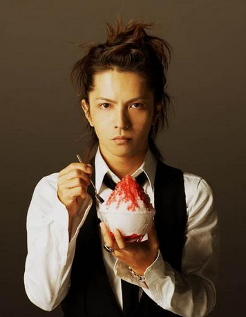 急げ、GACKTの2015年カレンダーが無料！あまりにシュールと話題に