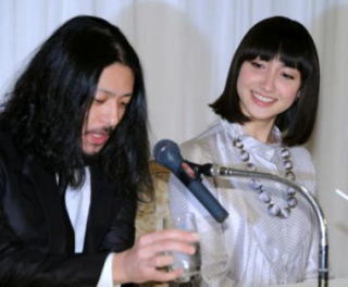 好きな芸能人が結婚(交際宣言)しても応援できますか?