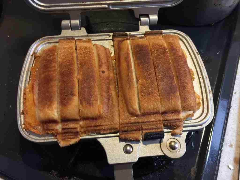 ホットサンドメーカー持ってる人