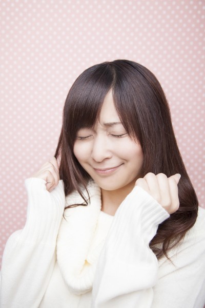 男性に聞いた、女子の「萌え袖」って好き？嫌い？