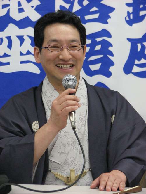 年齢よりも若く見える芸能人 または老けて見える芸能人は？