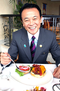 「麻生太郎 かわいい」でネット検索するとめっちゃ和むとツイッターで話題に