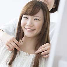ぶっちゃけ、美容院では美容師と「しゃべりたい」or「しゃべりたくない」？ ｜ 「マイナビウーマン」