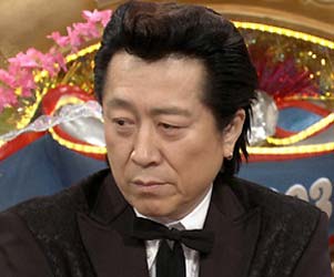 離婚訴訟中の高橋ジョージ、一人の寂しさに涙浮かべる