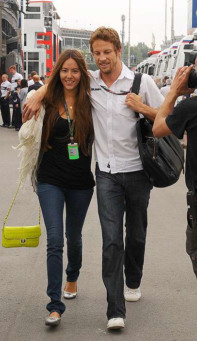 道端アンジェリカ、谷間あらわの下着姿！「セクシーすぎ」とファン大興奮