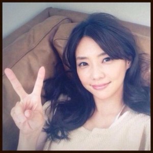 倉科カナ　中学生役のためセーラー服　コントじゃなくドラマです…怒りも