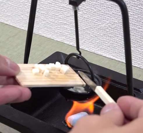 本当に食べられるミニチュアクッキング動画が国内外で話題に！ ミニサイズのフライパン＆お鍋で朝食を作るよ♪