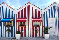 カラフルなストライプの街並みが可愛いビーチリゾート「コスタ・ノヴァ」（ポルトガル） - NAVER まとめ